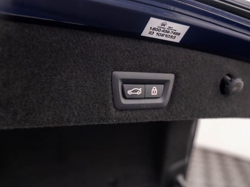 Certified 2022 BMW 750i xDrive w/ Luxury Rear Seating Package image 39