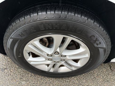 Used 2018 Buick Enclave Essence image 32