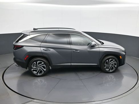 Certified 2025 Hyundai Tucson Limited image 16