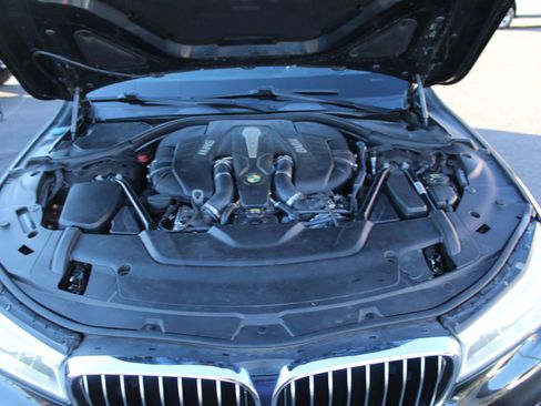Used 2016 BMW 750i image 20
