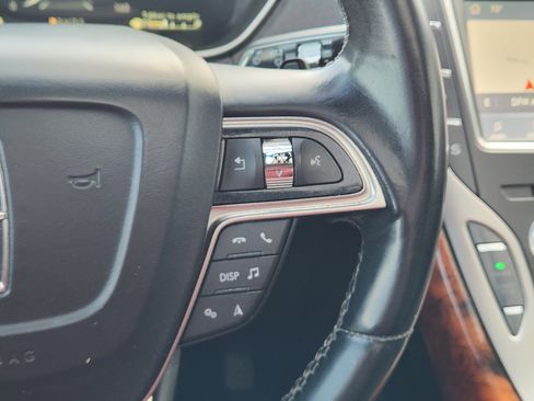 Used 2020 Lincoln Nautilus Reserve image 29