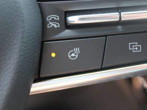 New 2027 Chevrolet Traverse LT w/ Driver Confidence Package FWD image 39