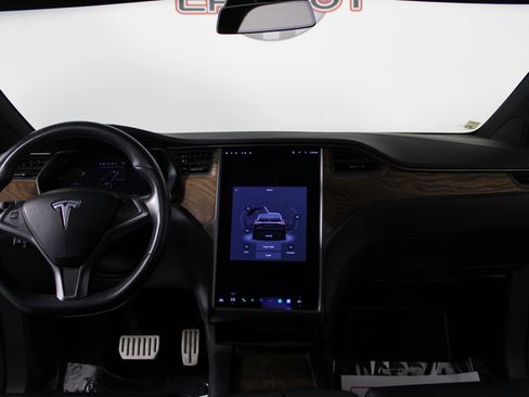 Used 2019 Tesla Model X Performance image 11