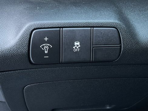 Used 2025 Hyundai Elantra SEL image 26