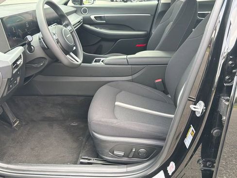 Used 2025 Hyundai Sonata SEL FWD image 9