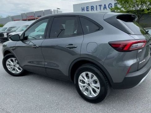 Used 2025 Ford Escape Active AWD/4WD image 4