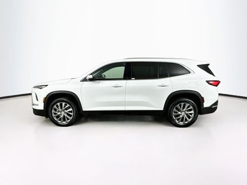 Used 2025 Buick Enclave Preferred FWD image 4