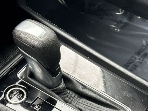 Used 2023 Nissan Kicks SR FWD image 21