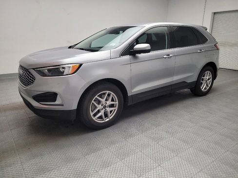 Used 2024 Ford Edge SEL image 2