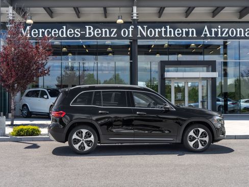 Used 2024 Mercedes-Benz GLB 250 GLB 250 w/ Exclusive Package image 1