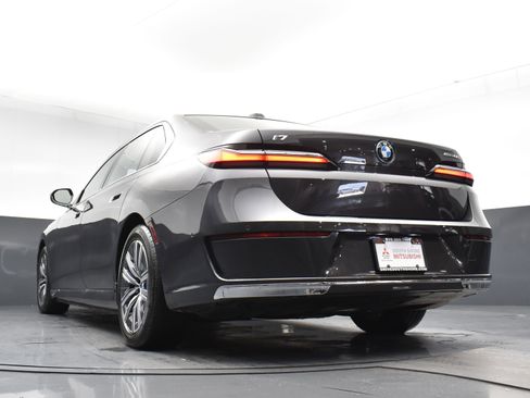 Used 2024 BMW i7 eDrive50 RWD image 21