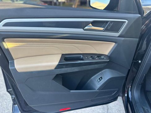 Used 2021 Volkswagen Atlas Cross Sport SE image 8