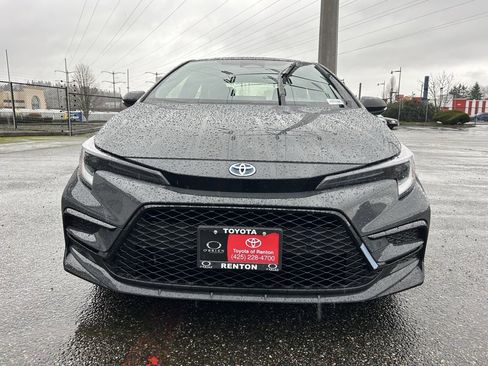 Certified 2024 Toyota Corolla SE w/ SE Package image 2