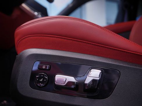 Used 2025 BMW XM AWD/4WD image 19