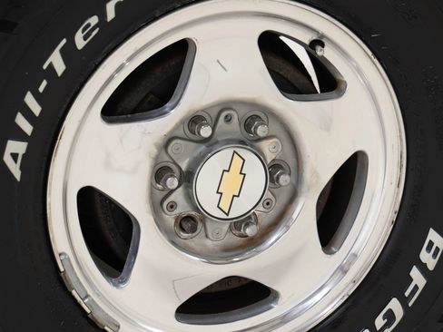 Used 2000 Chevrolet Tahoe Z71 w/ Comfort & Security Pkg image 85