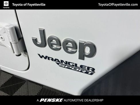 Used 2020 Jeep Wrangler Sport AWD/4WD image 3