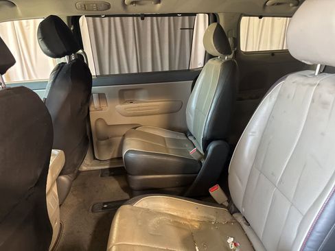 Used 2017 Kia Sedona LX w/ LX Essentials Premium Package FWD image 14