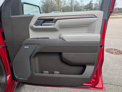 Used 2024 GMC Sierra 1500 SLT w/ SLT Convenience Package image 35