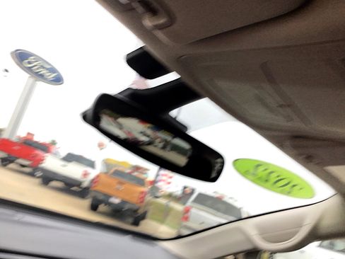 Used 2022 Chrysler Pacifica Touring-L image 26