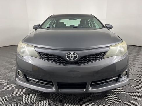 Used 2012 Toyota Camry SE image 3