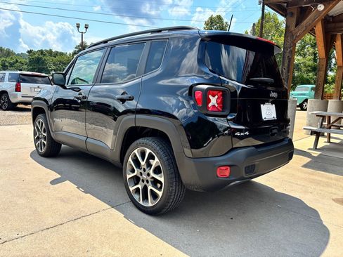 Used 2022 Jeep Renegade Limited w/ Sun, Sound & Wheels Group AWD/4WD image 2
