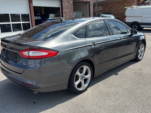 Used 2015 Ford Fusion SE w/ Equipment Group 201A FWD image 15