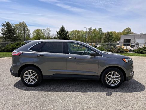 Used 2022 Ford Edge SEL w/ Convenience Package AWD/4WD image 10
