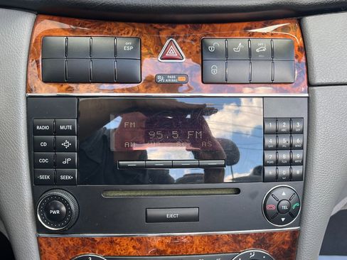 Used 2006 Mercedes-Benz CLK 350 Cabriolet image 27