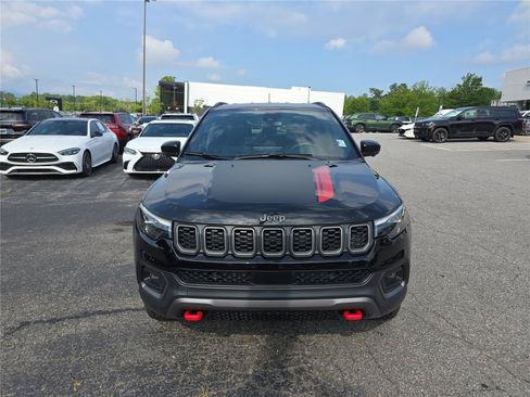 Used 2025 Jeep Compass Trailhawk w/ Trailhawk Elite Group AWD/4WD image 8