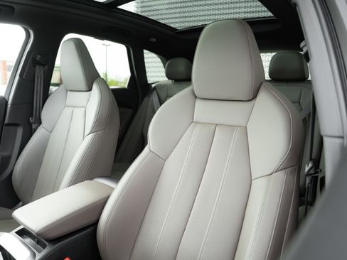 Certified 2025 Audi Q5 Premium Plus w/ Premium Plus AWD/4WD image 24