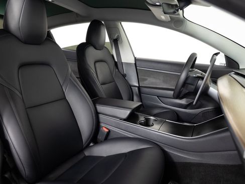 Used 2020 Tesla Model 3 Standard Range Plus RWD image 27