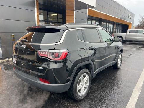 Used 2024 Jeep Compass Latitude image 23