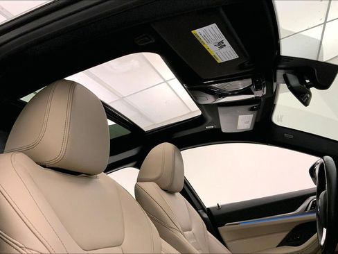 Certified 2023 BMW i4 eDrive40 w/ Premium Package RWD image 26