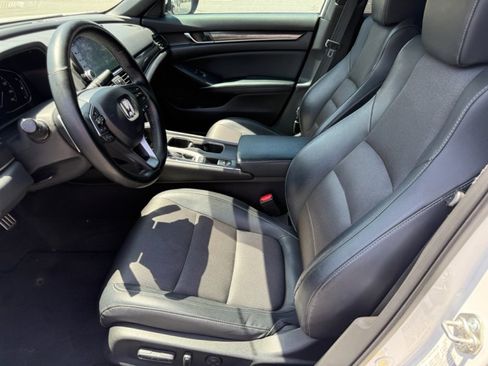 Used 2018 Honda Accord Sport image 11