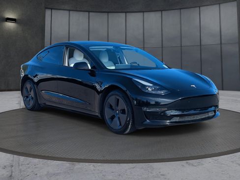Used 2022 Tesla Model 3 Long Range image 8