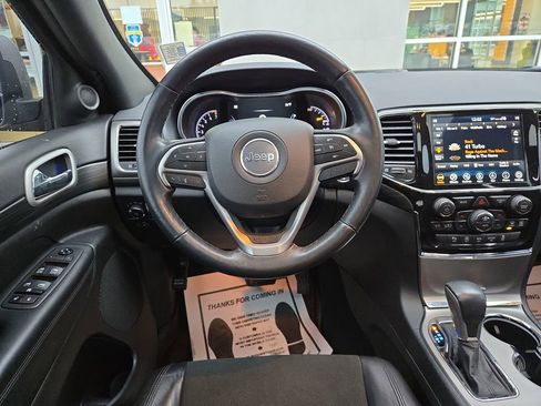 Certified 2021 Jeep Grand Cherokee Laredo X image 19