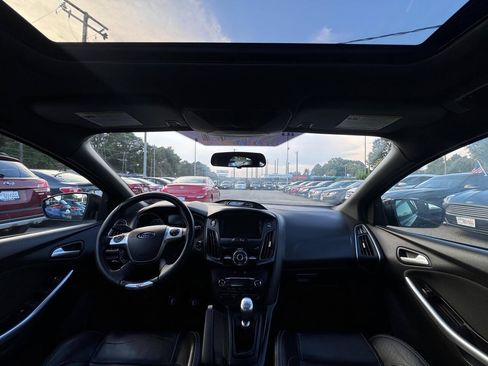 Used 2014 Ford Focus ST w/ Equipment Group 202A FWD image 10