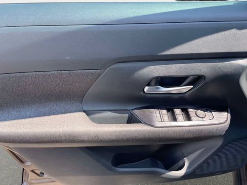 Used 2025 Nissan Kicks SV FWD image 18