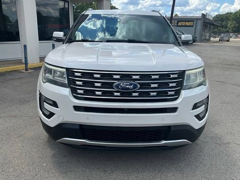 Used 2017 Ford Explorer Limited w/ Equipment Group 301A FWD image 7