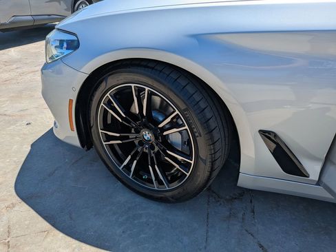 Used 2019 BMW 530i w/ Premium Package RWD image 34