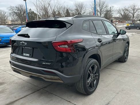 Used 2025 Chevrolet Trax ACTIV w/ Driver Confidence Package image 5