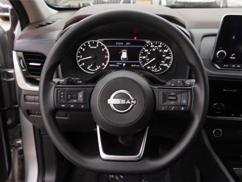 Used 2022 Nissan Rogue SV image 28