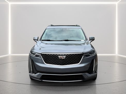 Used 2022 Cadillac XT6 Premium Luxury w/ Technology Package FWD image 8