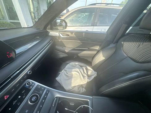 Used 2024 Hyundai Palisade Calligraphy FWD image 3
