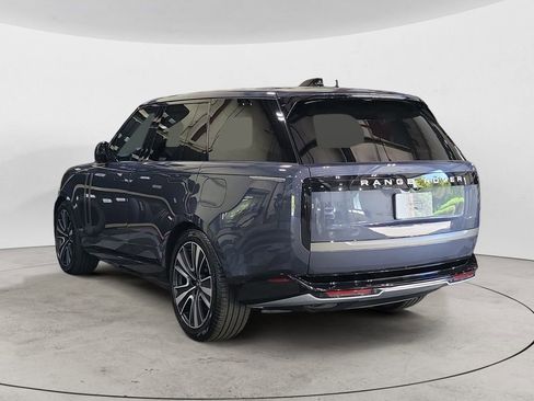New 2025 Land Rover Range Rover SE image 3