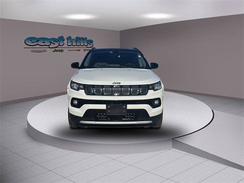Certified 2022 Jeep Compass Limited w/ Sun and Sound Group image 8