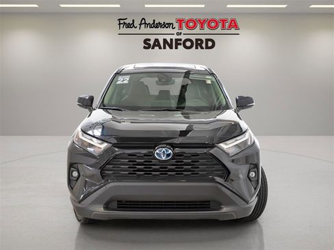 Used 2022 Toyota RAV4 XLE Premium image 2