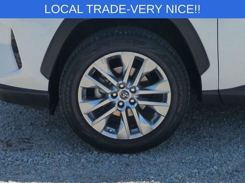 Used 2019 Toyota RAV4 XLE Premium w/ Cold Weather Package AWD/4WD image 10