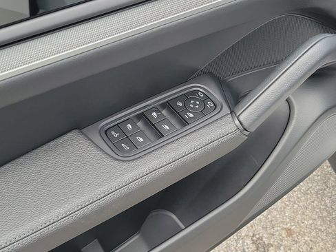Certified 2024 Porsche Cayenne AWD/4WD image 24