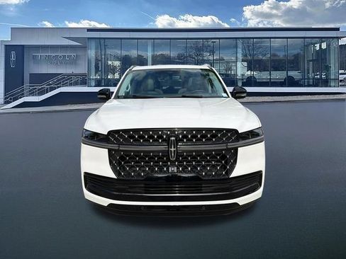 New 2027 Lincoln Navigator L Black Label AWD/4WD image 2